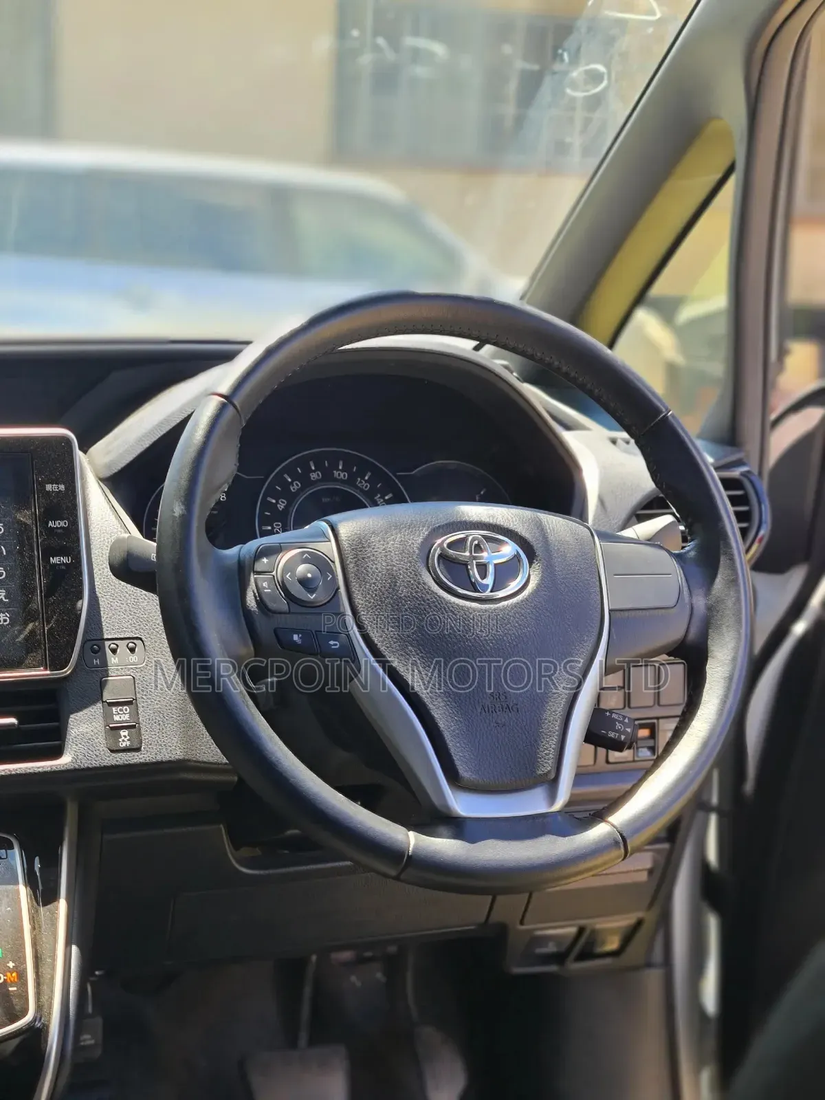 Toyota Voxy 2019 Pearl