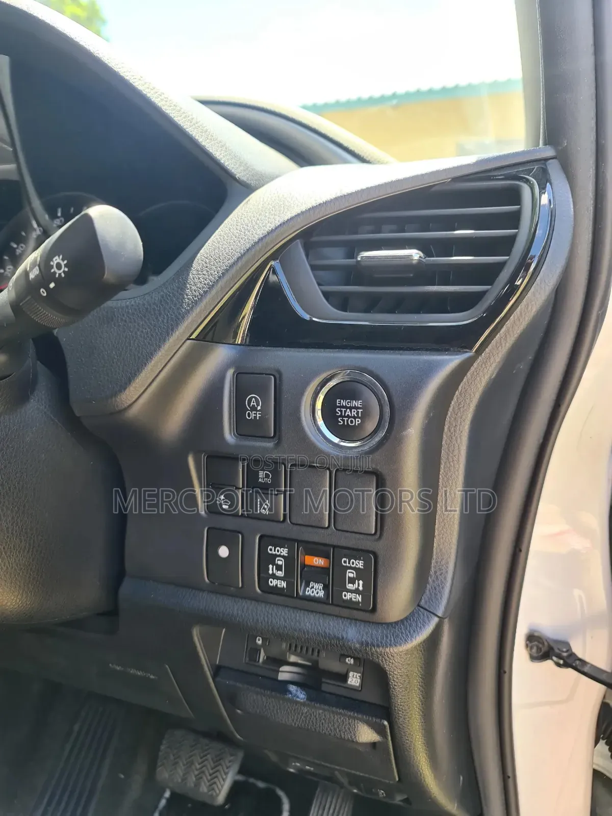 Toyota Voxy 2019 Pearl