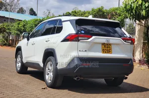 Toyota RAV4 2019 White