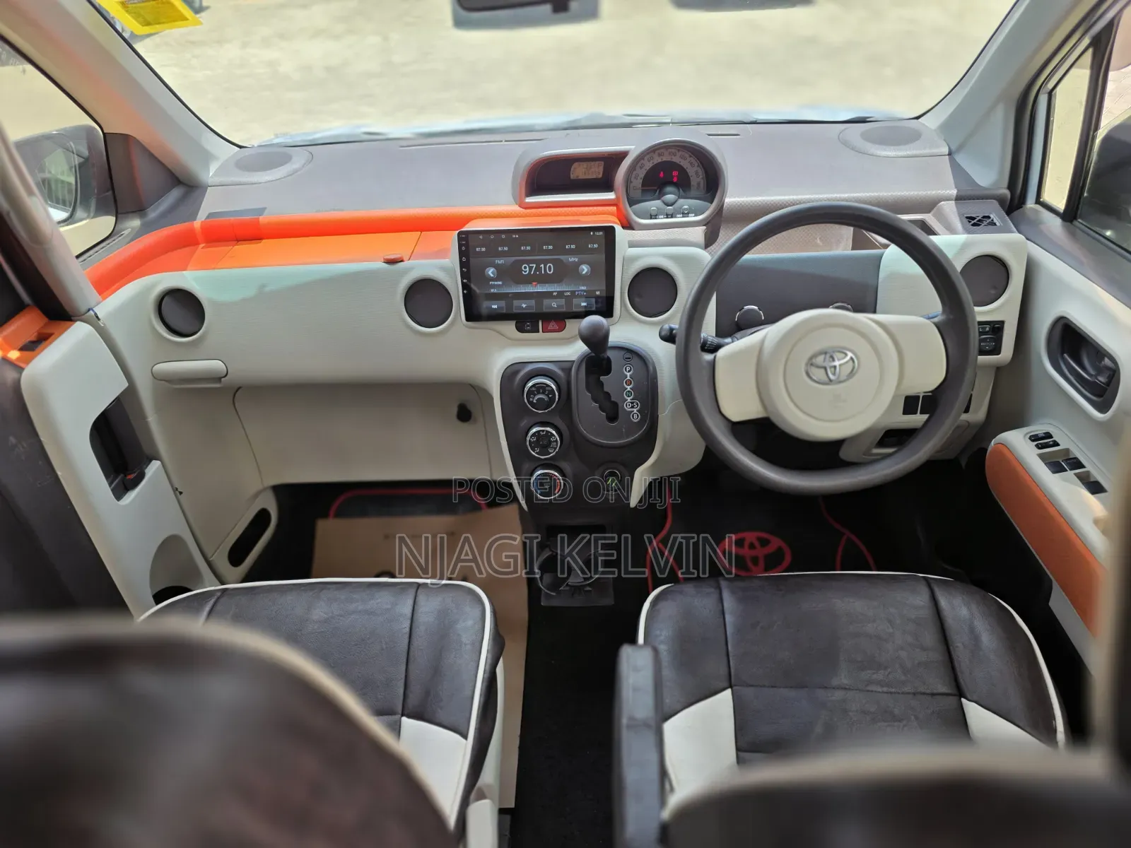 Toyota Spade 2013 Silver