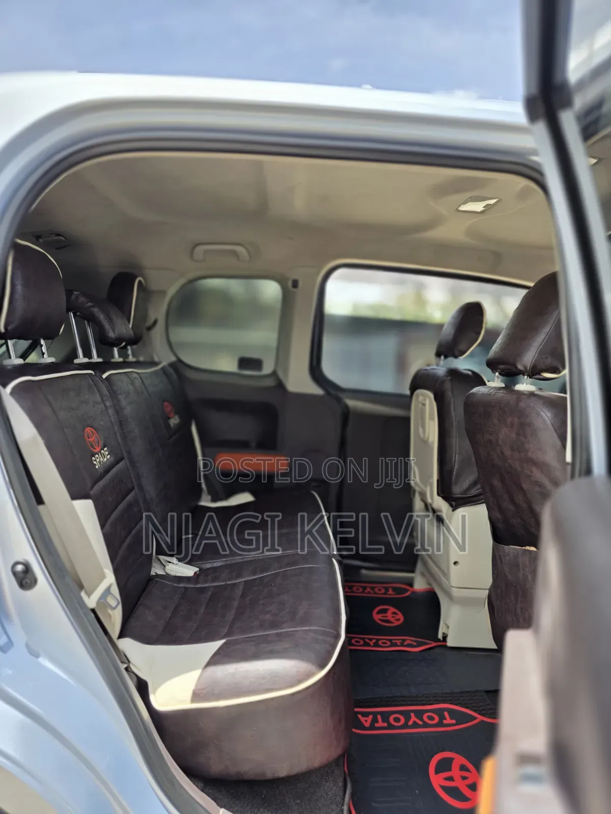 Toyota Spade 2013 Silver