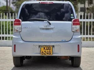 Toyota Spade 2013 Silver