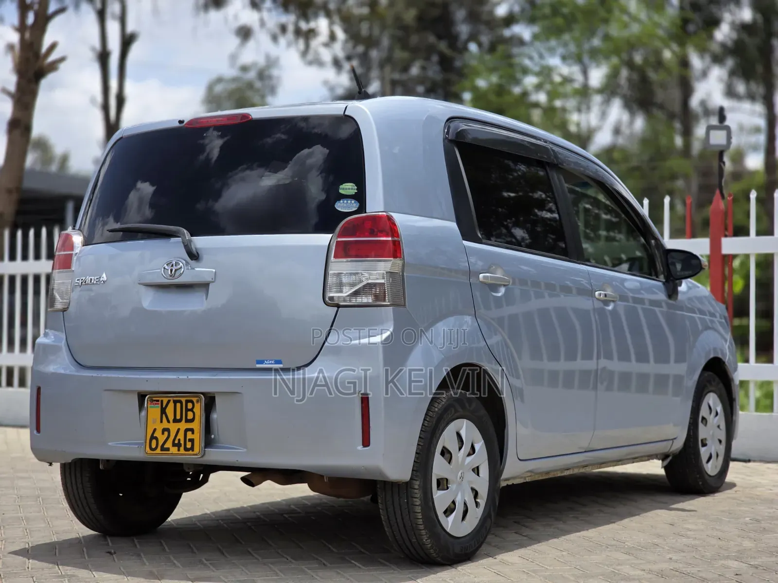 Toyota Spade 2013 Silver