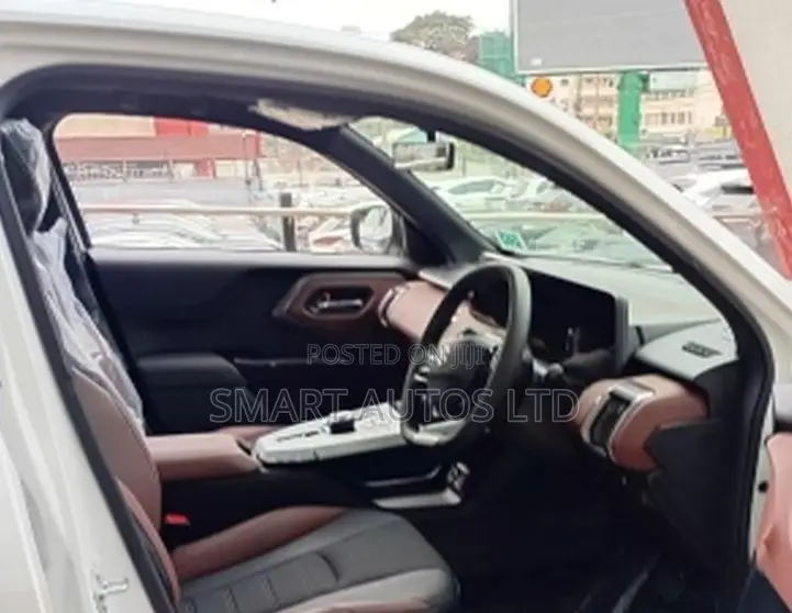 New Suzuki e Vitara 2026 Off white