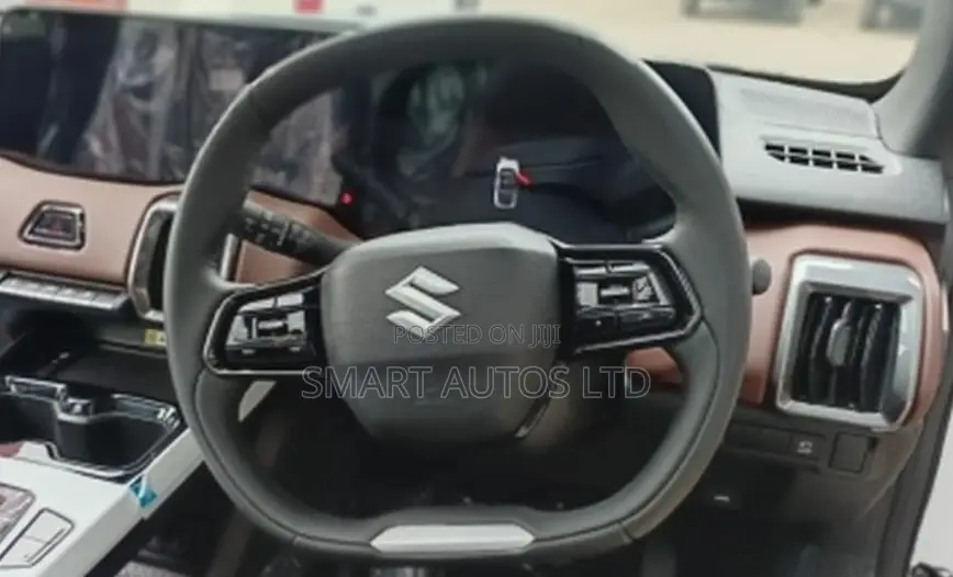 New Suzuki e Vitara 2026 Off white