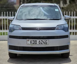 Toyota Spade 2013 Silver