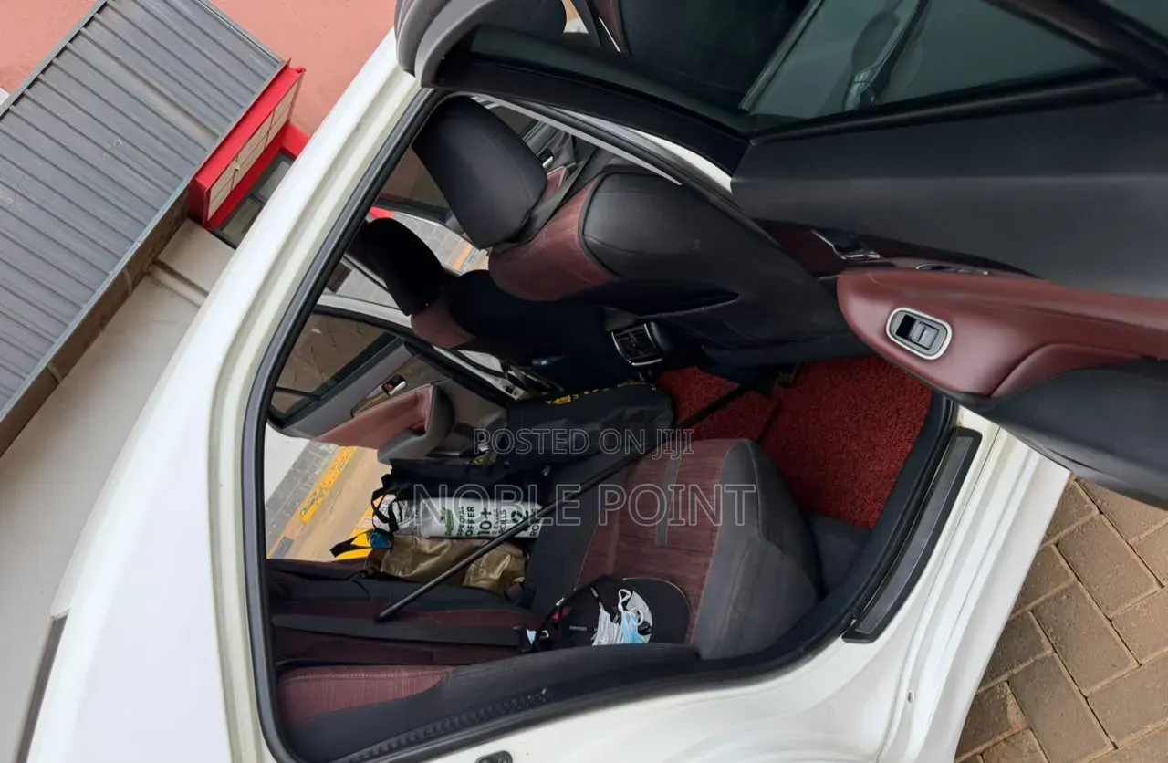 Toyota Crown 2013 White