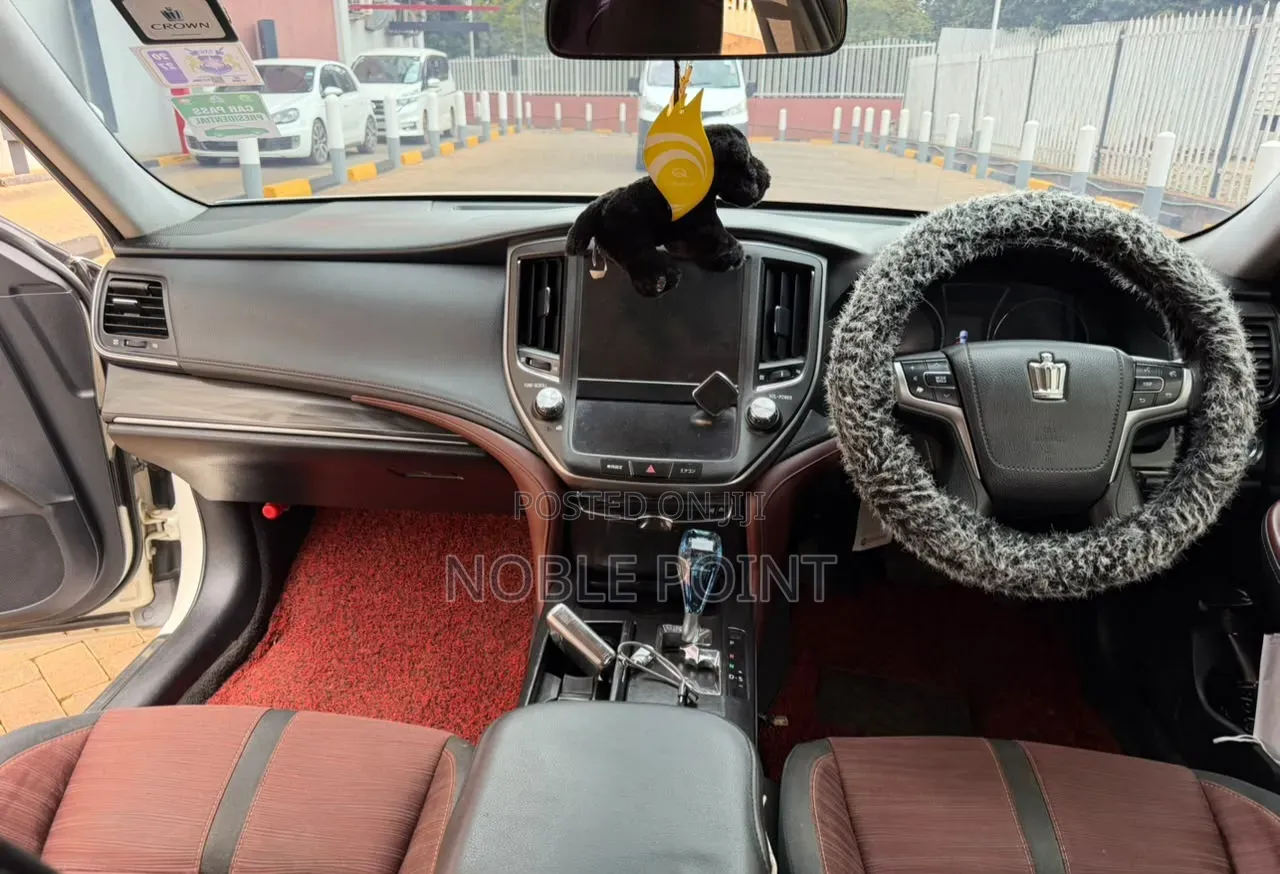 Toyota Crown 2013 White