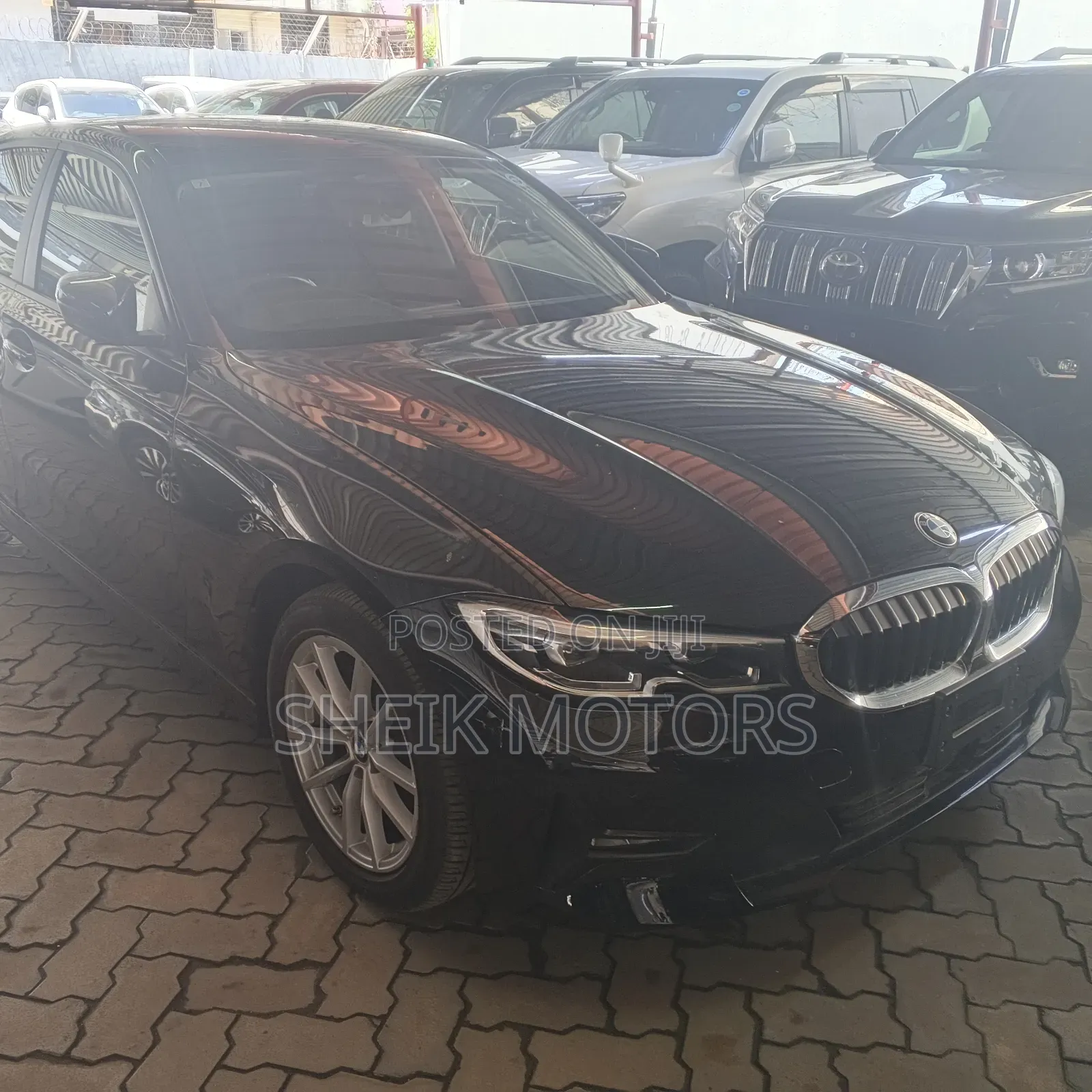 BMW 320i 2019 Black