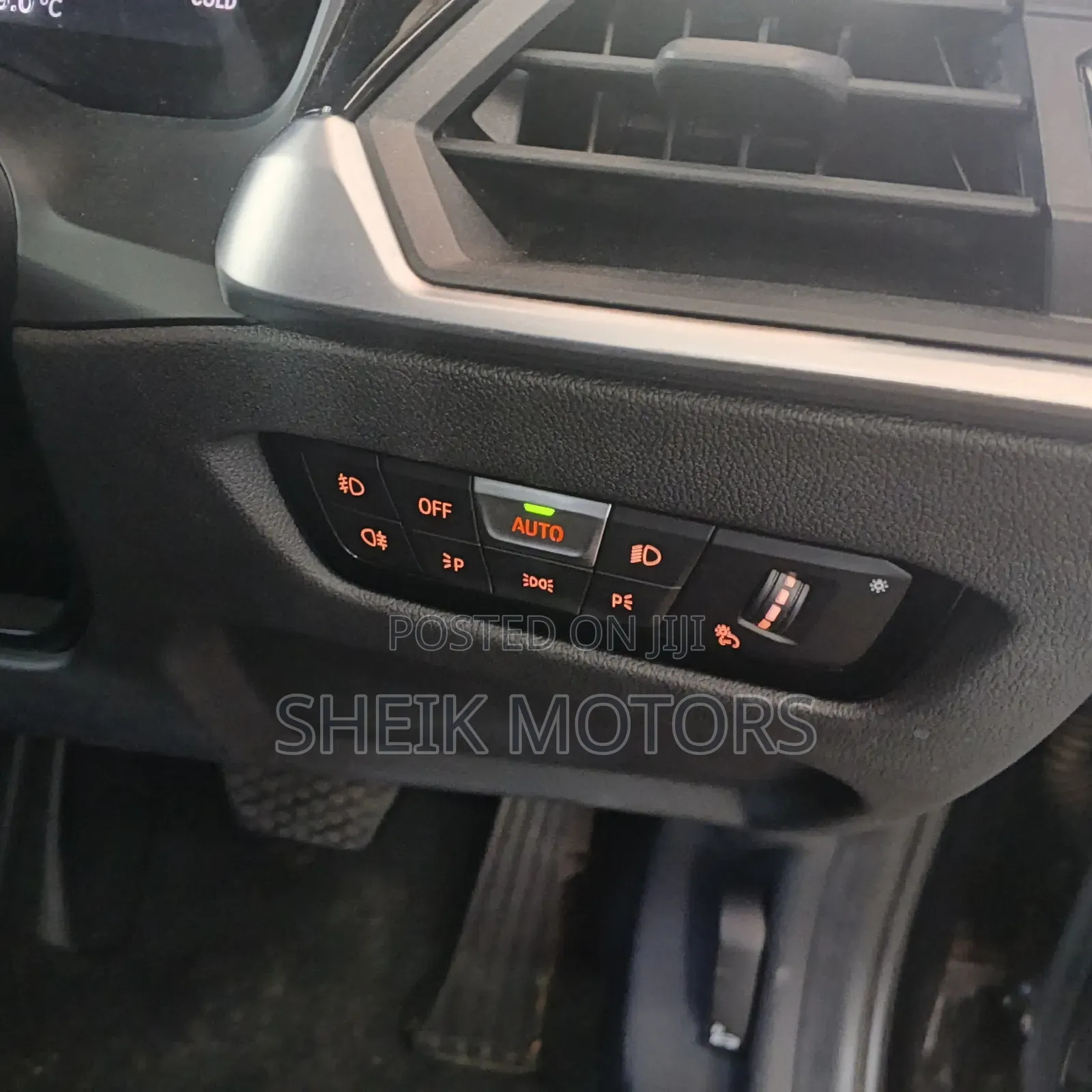 BMW 320i 2019 Black