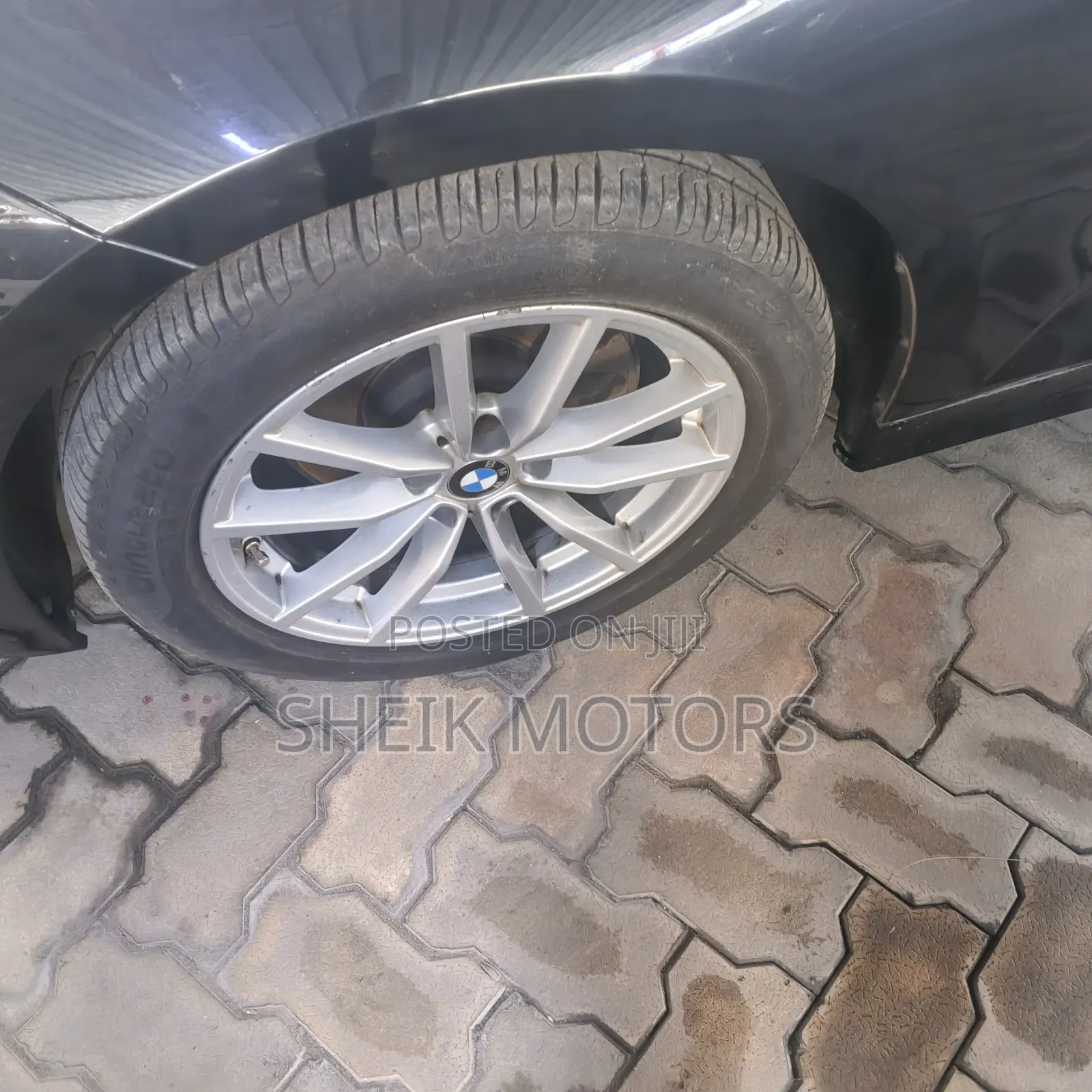 BMW 320i 2019 Black