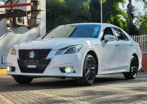 Toyota Crown 2015 Pearl