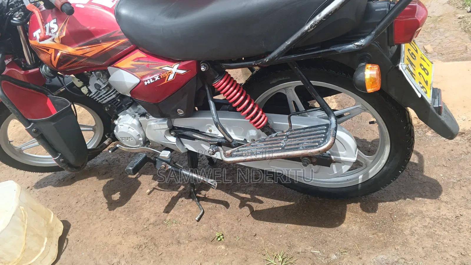 TVS HLX Plus ES 2023 Red
