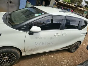 Toyota Sienta 2018 White