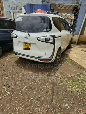 Toyota Sienta 2018 White