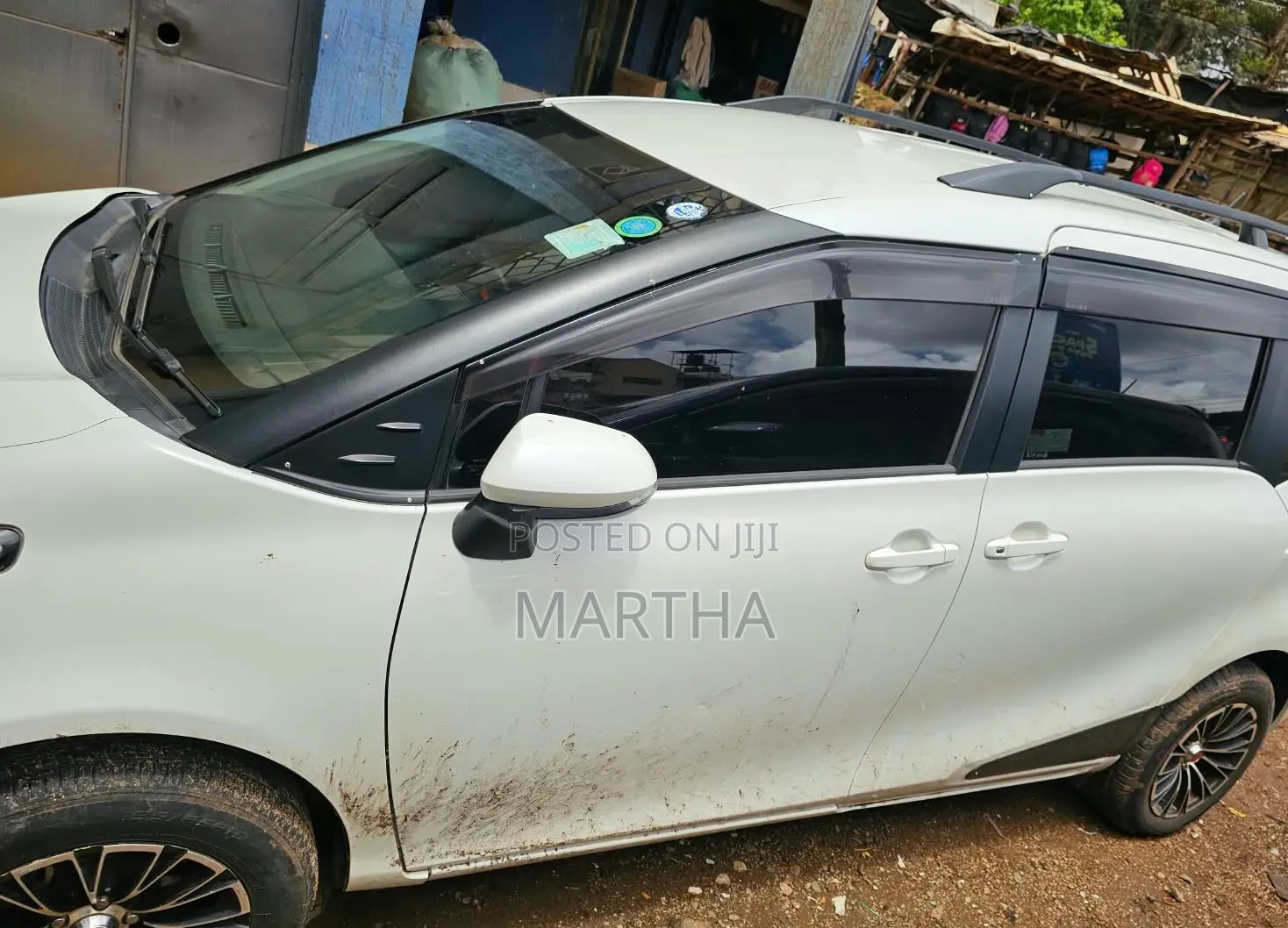 Toyota Sienta 2018 White