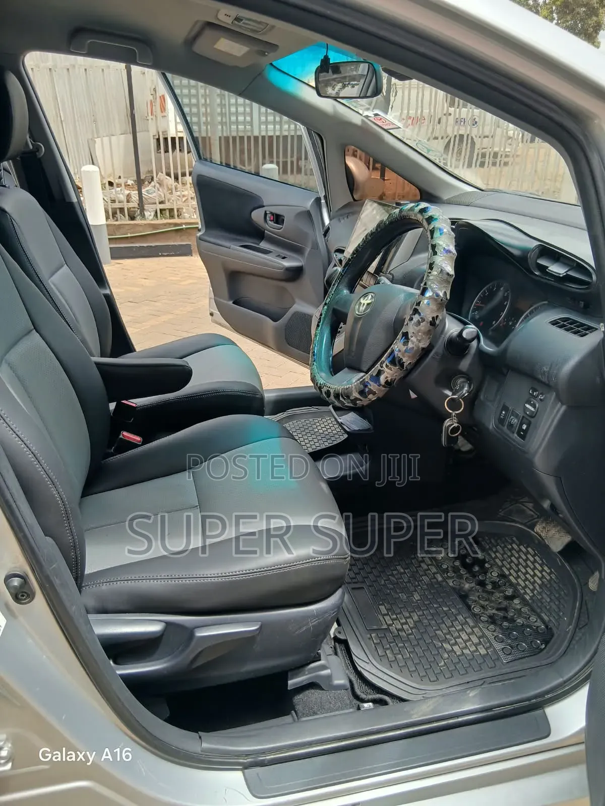 Toyota Wish 2012 Silver