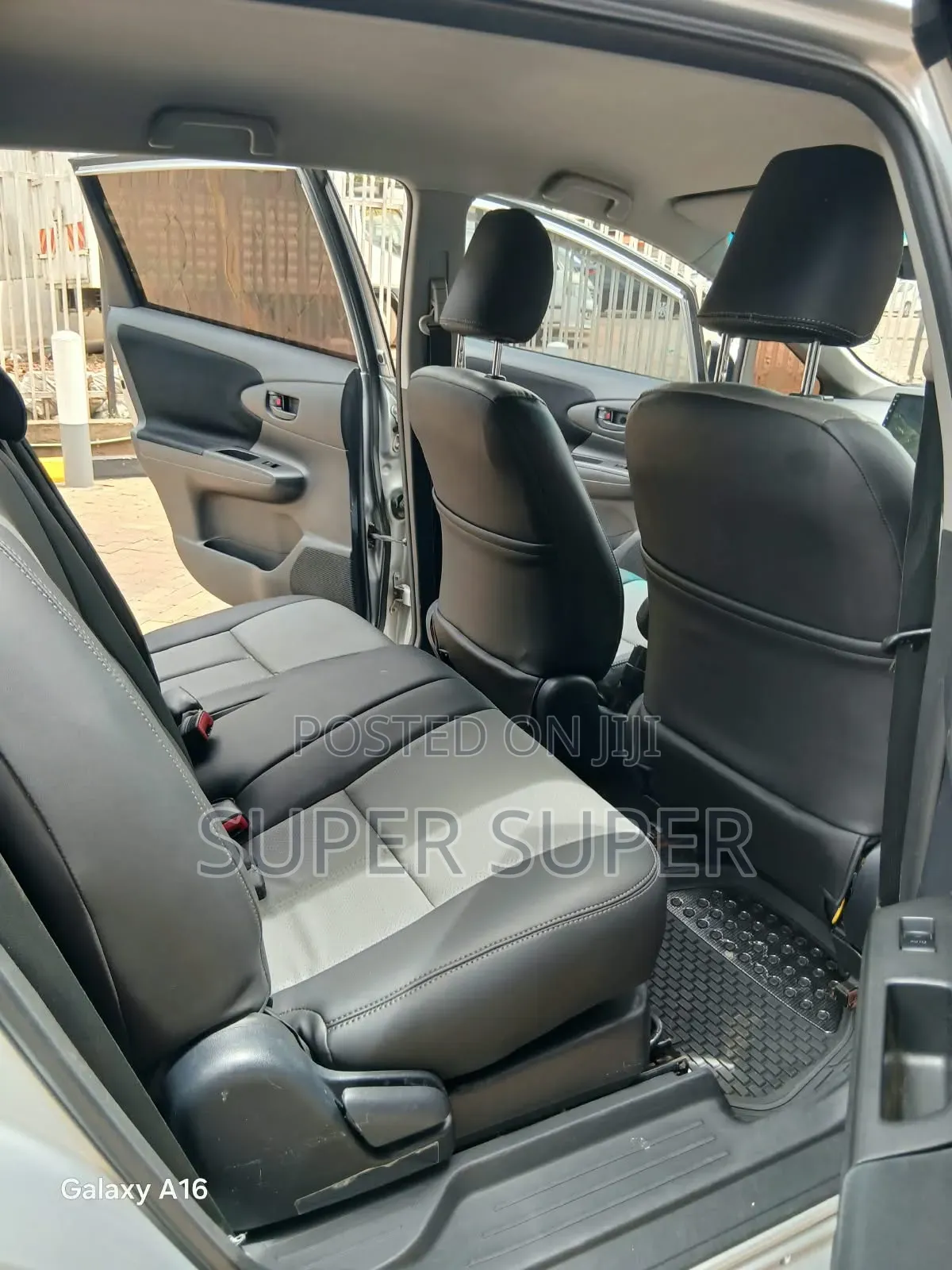 Toyota Wish 2012 Silver