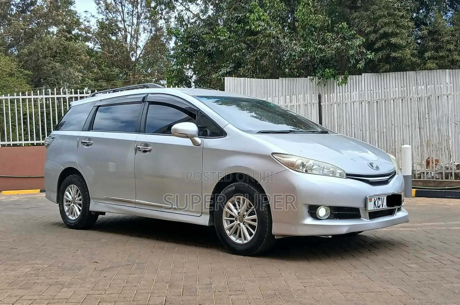 Toyota Wish 2012 Silver