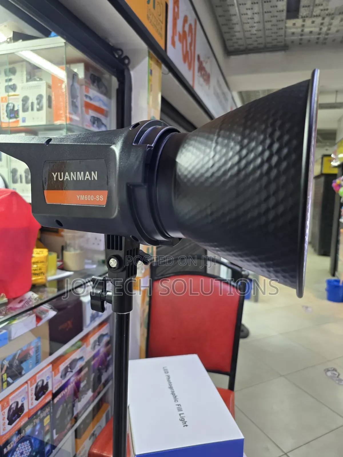 YM600-S Continuous Video Light 3200K–6500K With 2.1 Meter Tripod Stand