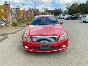 Mercedes-Benz C200 2012 Red
