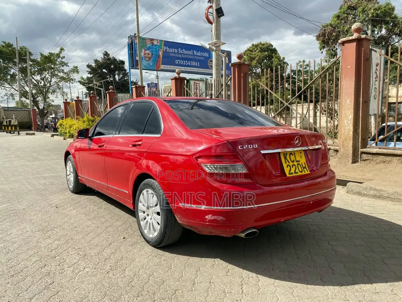 Mercedes-Benz C200 2012 Red