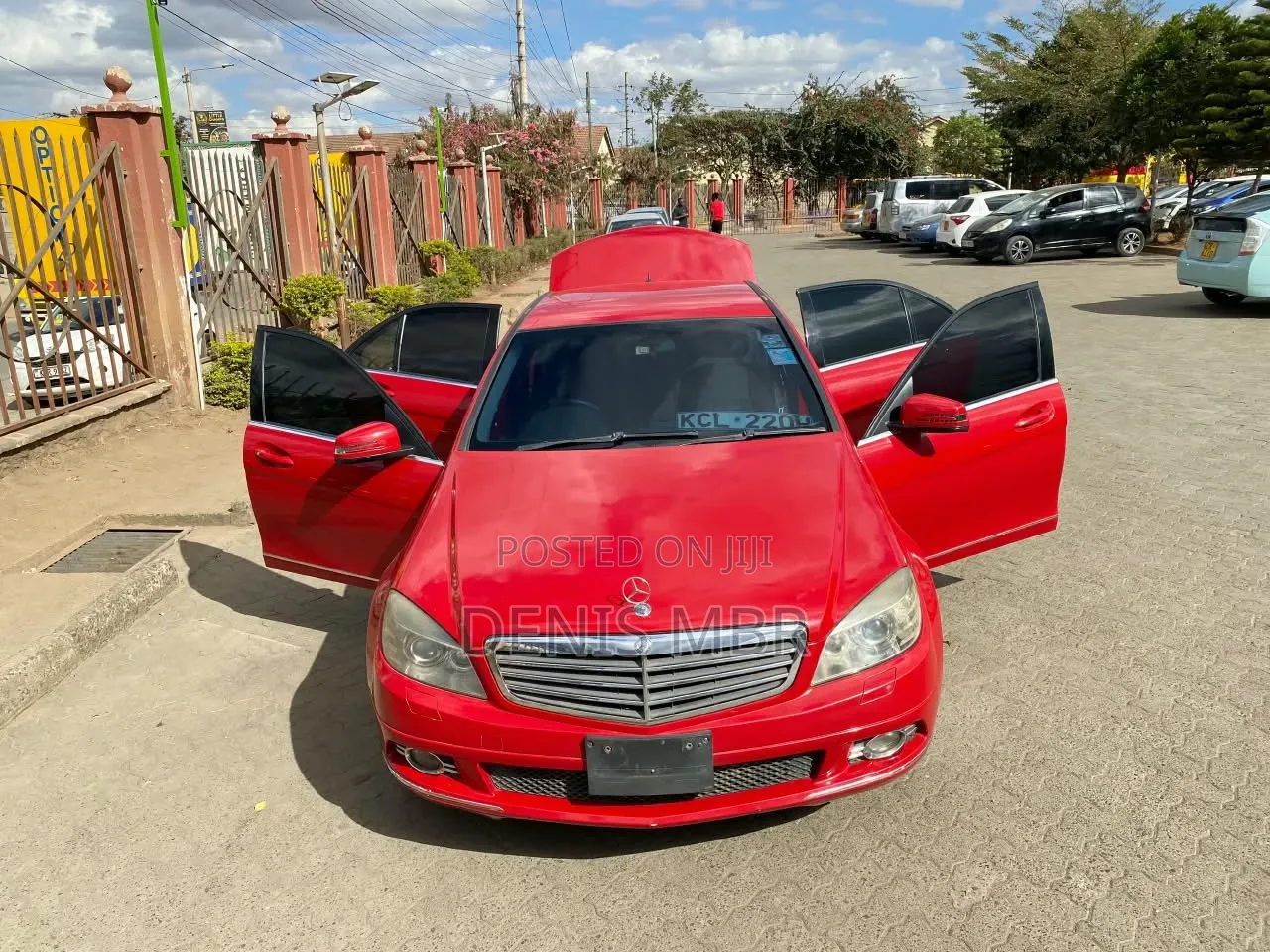 Mercedes-Benz C200 2012 Red