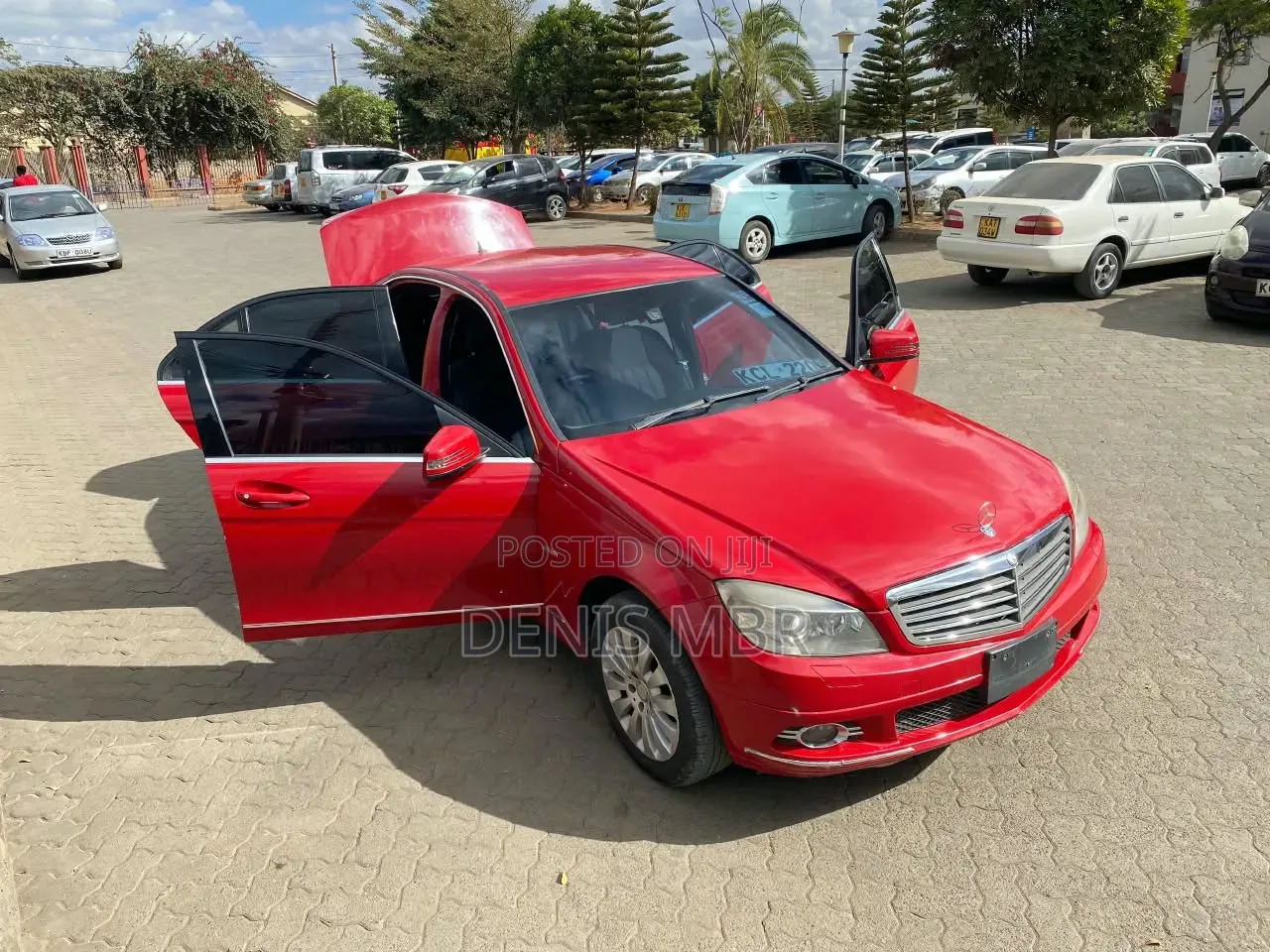 Mercedes-Benz C200 2012 Red