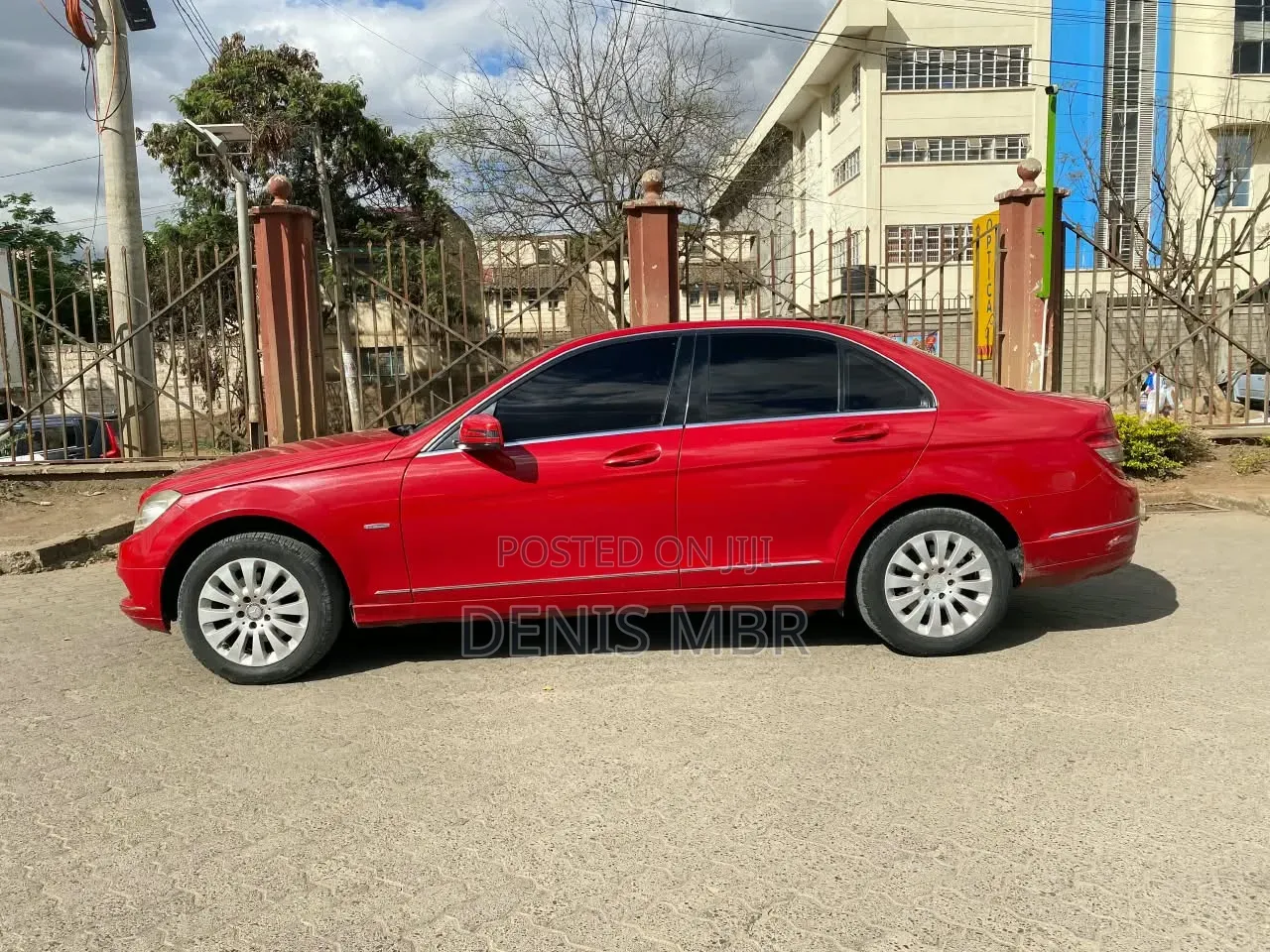 Mercedes-Benz C200 2012 Red