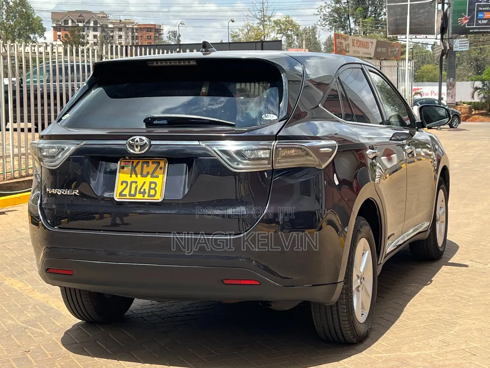 Toyota Harrier 2.0 2014 Black