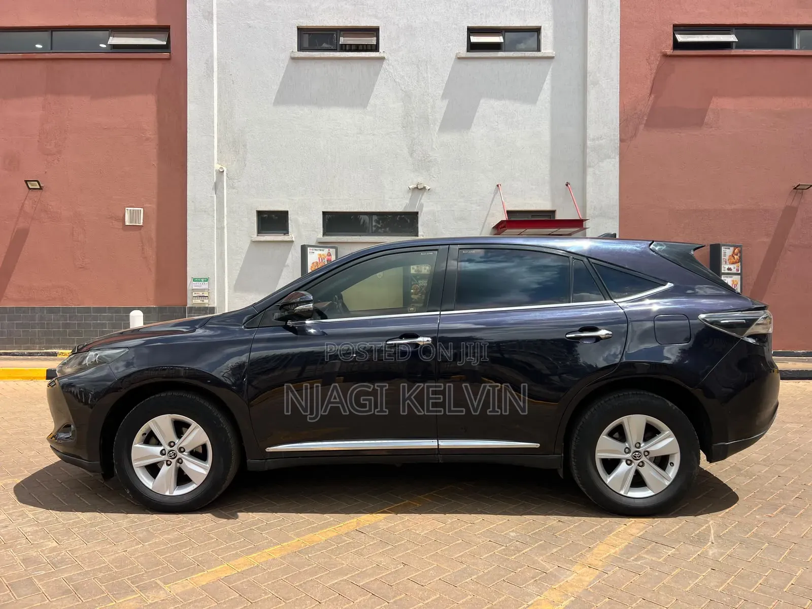 Toyota Harrier 2.0 2014 Black