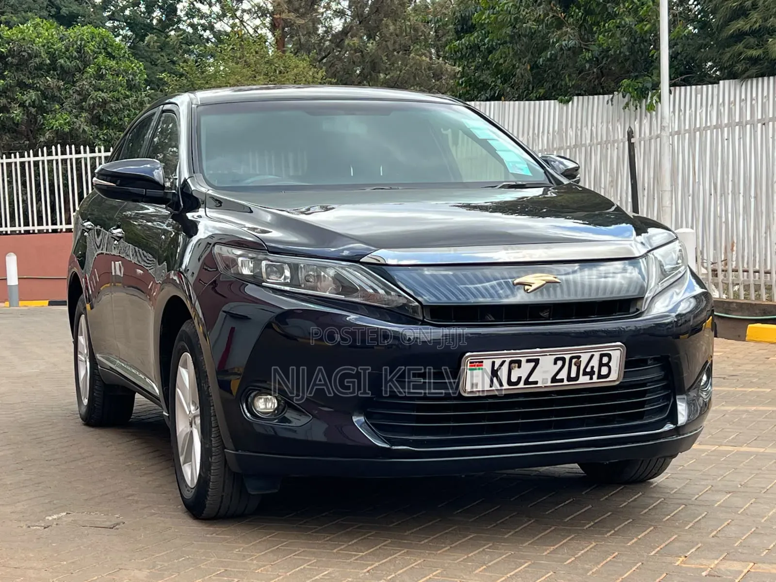 Toyota Harrier 2.0 2014 Black