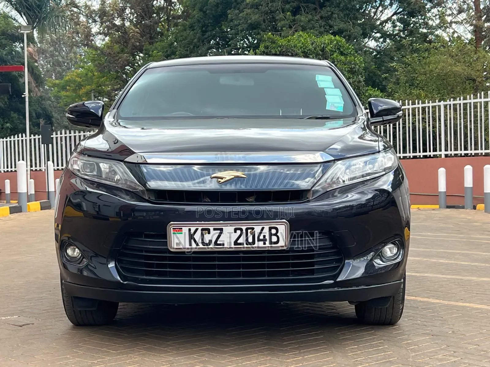 Toyota Harrier 2.0 2014 Black