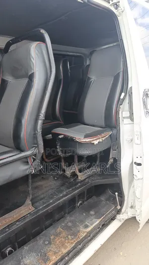 Toyota HiAce 2012 White