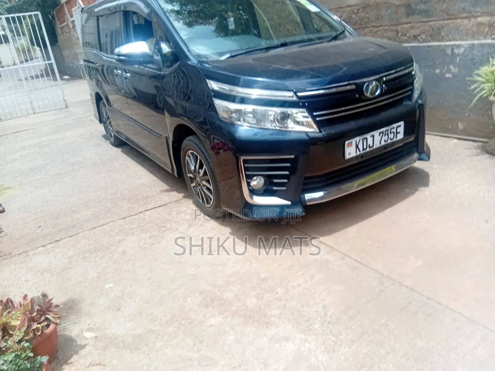 Toyota Voxy 2016 Black