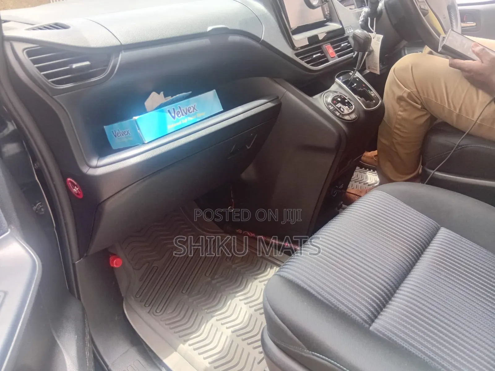 Toyota Voxy 2016 Black