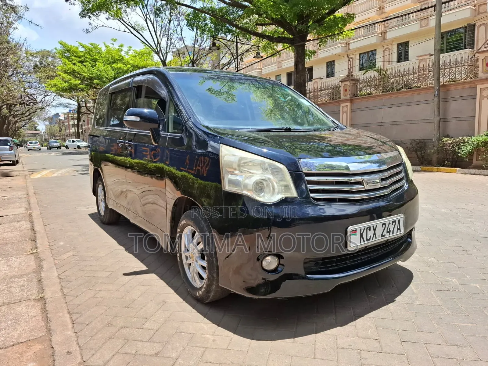 Toyota Noah 2012 Black