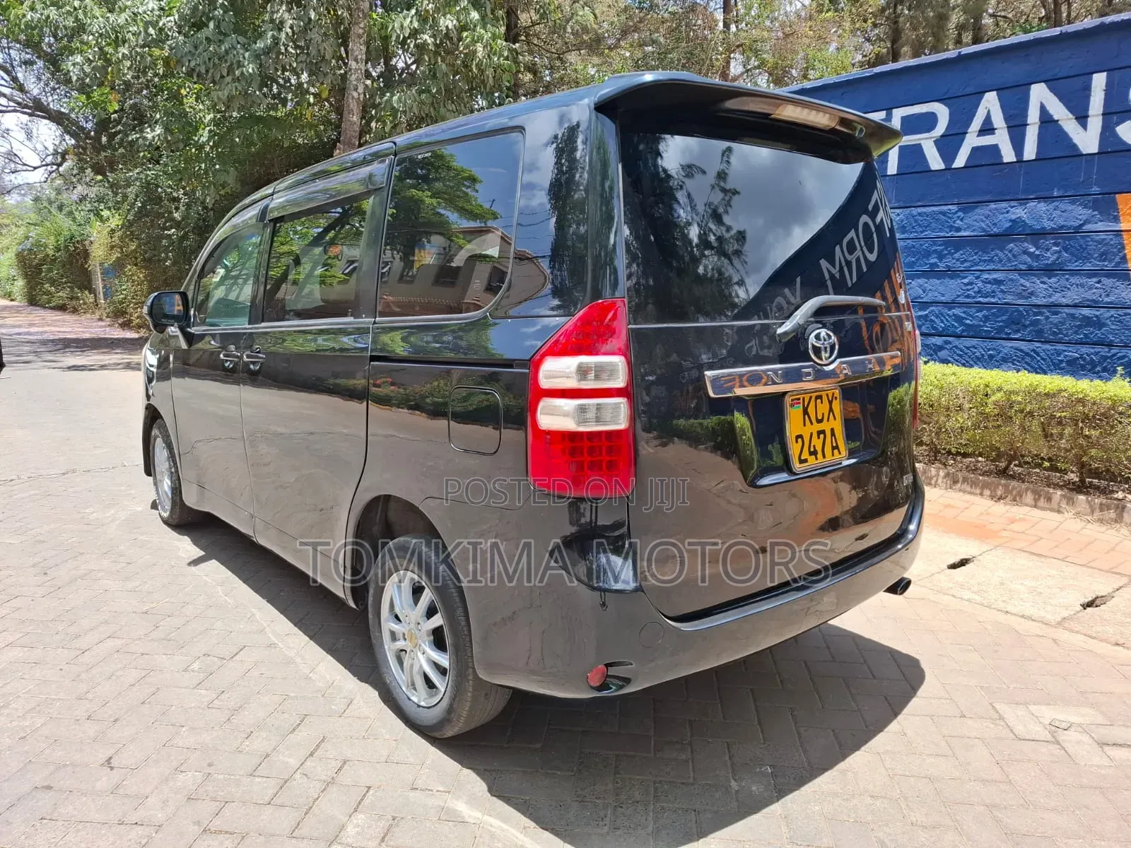 Toyota Noah 2012 Black