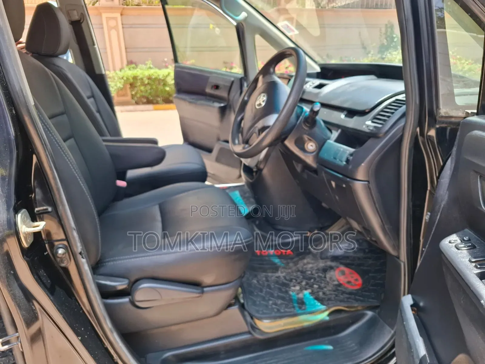Toyota Noah 2012 Black