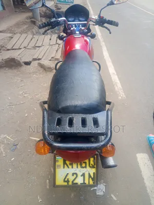 Bajaj Boxer 125 2026 Red