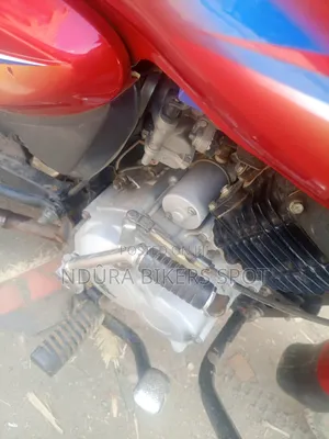 Bajaj Boxer 125 2026 Red