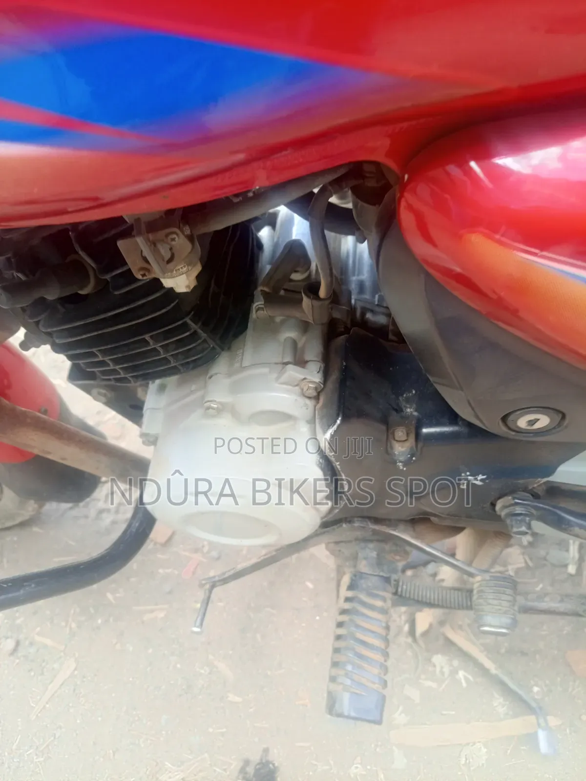 Bajaj Boxer 125 2026 Red