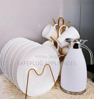 Elegant 13-Piece Dinner Set With Flask, Plates & Cups