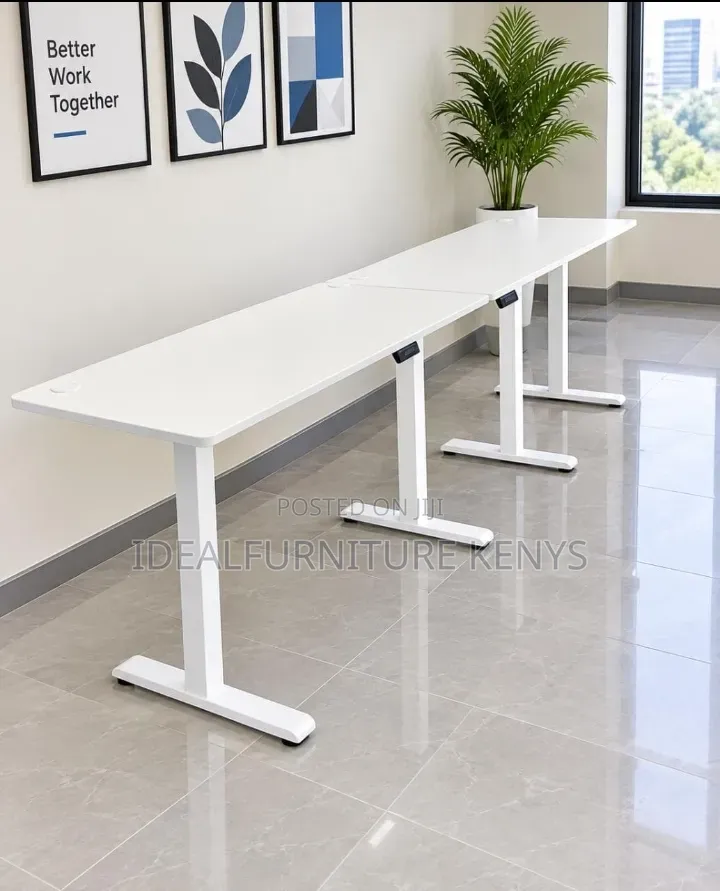 Modern White Executive Office Desk – Sleek Minimalist Workstation