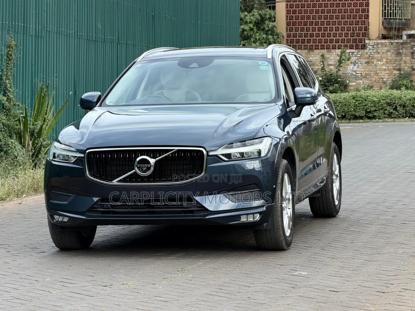 Volvo XC60 2019 Blue