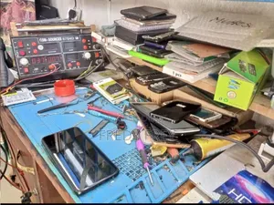 Expert Phone Repair - Screen, Battery, Water Damage - Nairobi CBD