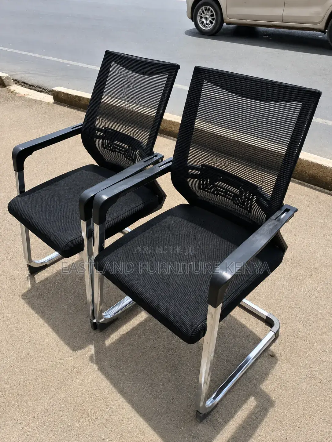 Premium Black Mesh Visitor & Conference Chaiir