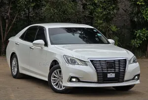 Toyota Crown 2017 White