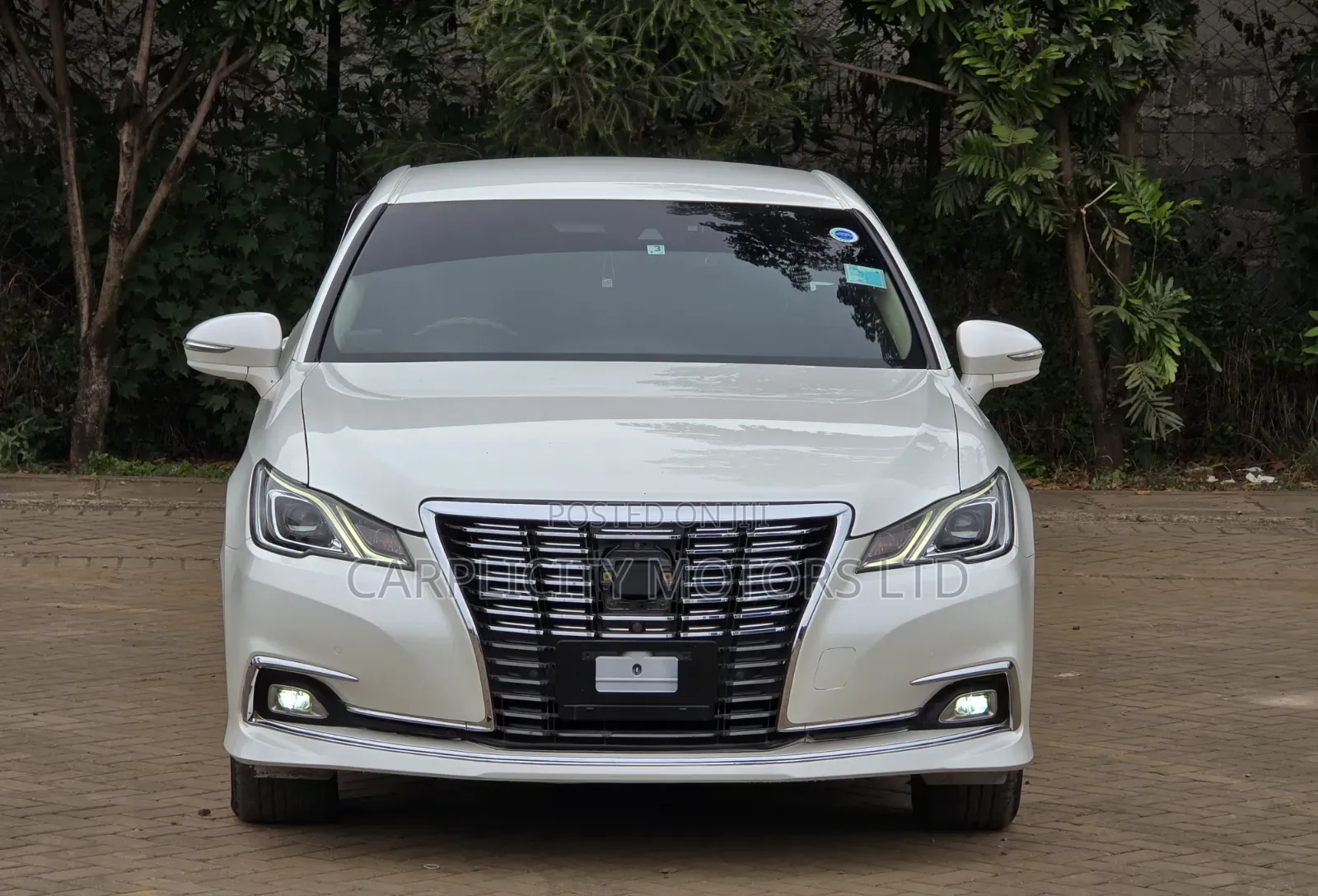 Toyota Crown 2017 White
