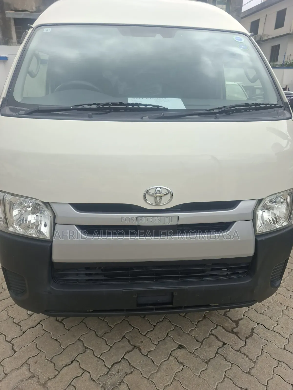 Toyota HiAce 2019 White
